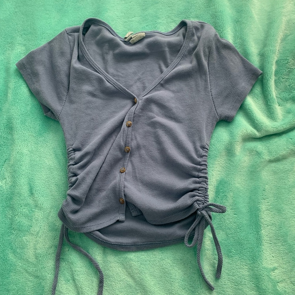 blue button crop t with scrunch ties